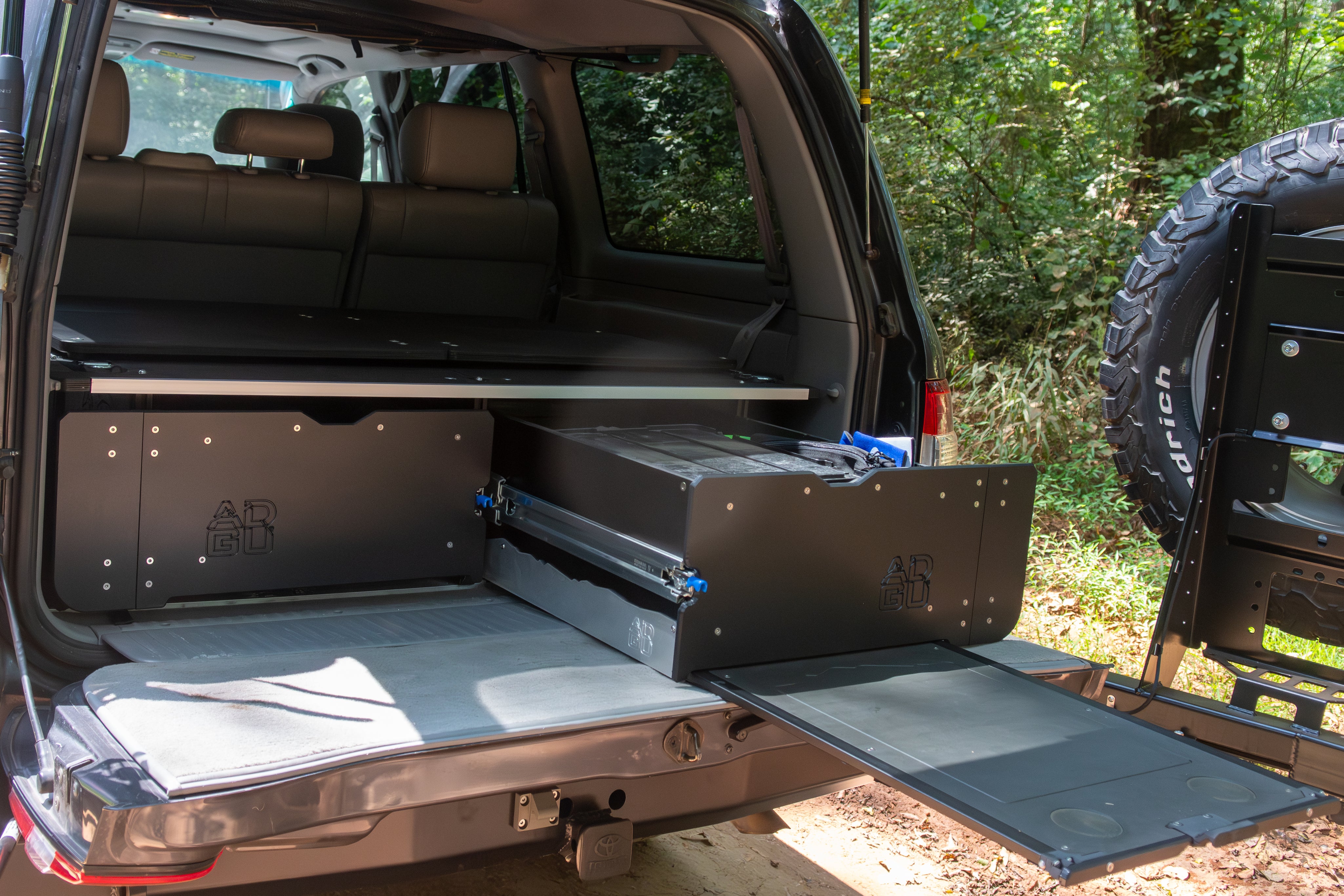 100 series Toyota land cruiser drawer system with sleeping platform